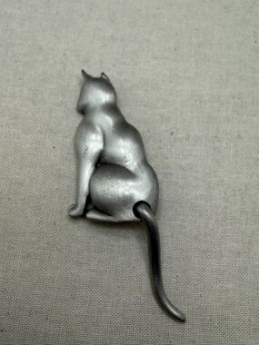 Vintage JJ  Cat Brooch with moving Tail.